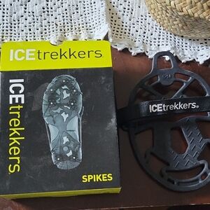 Black Spikes Traction Device